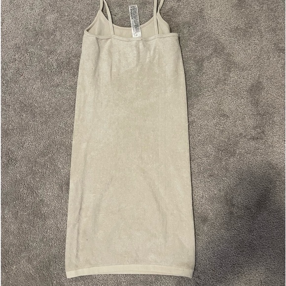 This body on dress is a perfect water, beach cover up - Picture 4 of 8